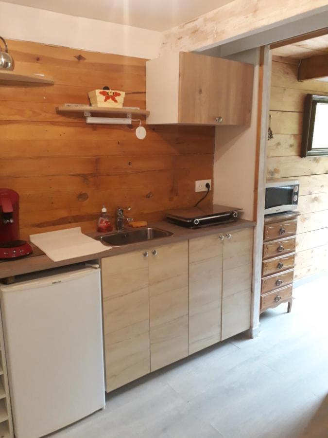 Patin Couffin Hotell Puyloubier Eksteriør bilde